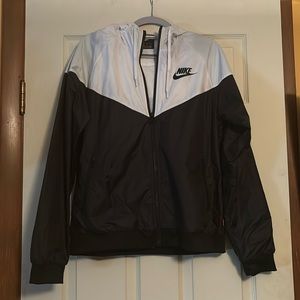Nike Windbreaker size medium